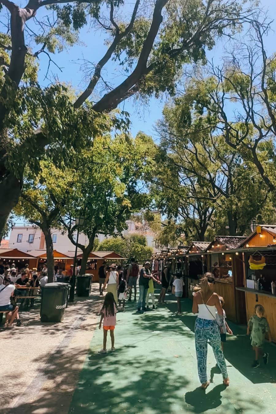 Outdoor bars in Lisbon