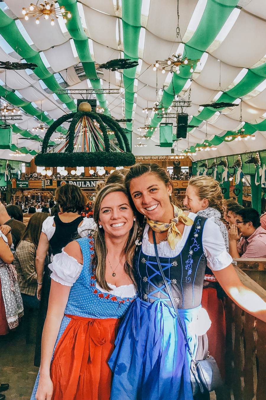 What should women wear to Oktoberfest